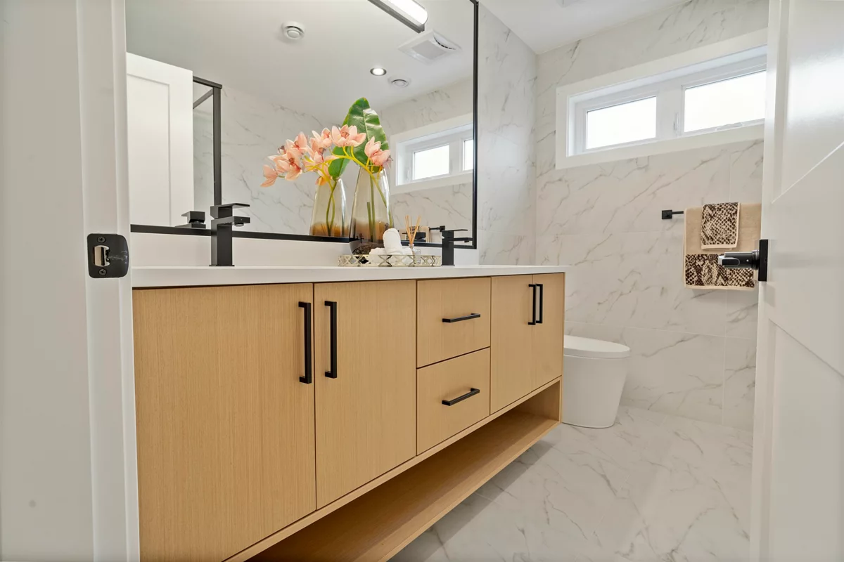 Walk-In Closet Photo of 4 9340 General Currie Road, Richmond, BC