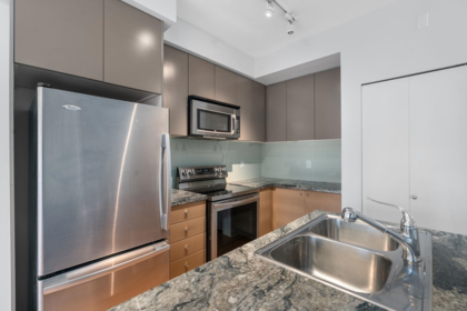 413 6440 194 Avenue, Surrey, BC, Surrey — Apartment/Condo for sale