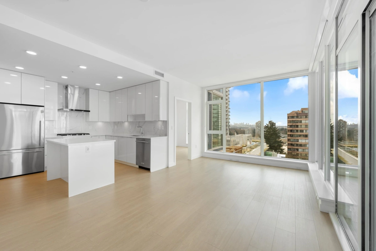 Front Yard Photo of 608 555 Sydney Avenue, Coquitlam, BC