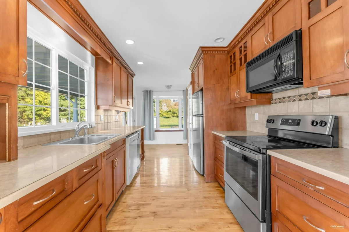 Family Room Photo of 8063 Wiltshire Boulevard, Delta, BC