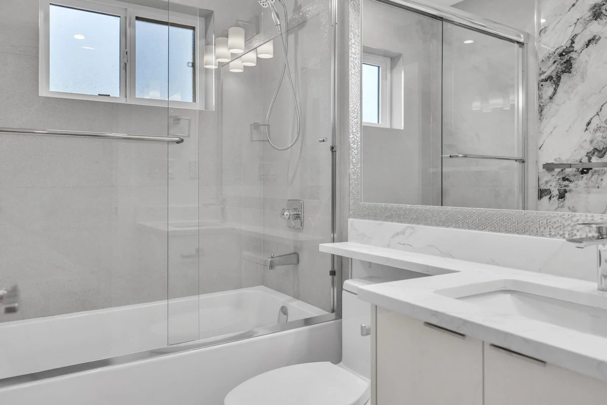 Backyard Photo of 812 Montroyal Boulevard, North Vancouver, BC