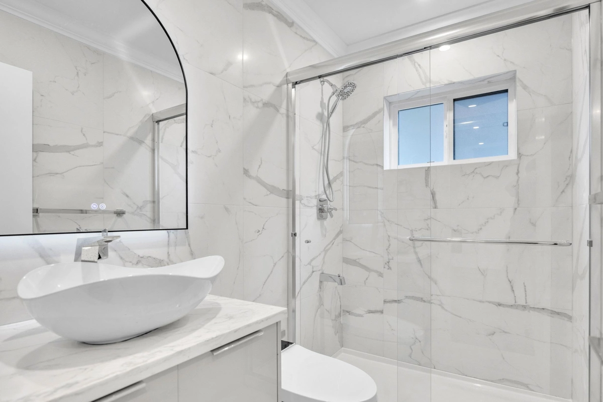 Kitchen Island Photo of 812 Montroyal Boulevard, North Vancouver, BC