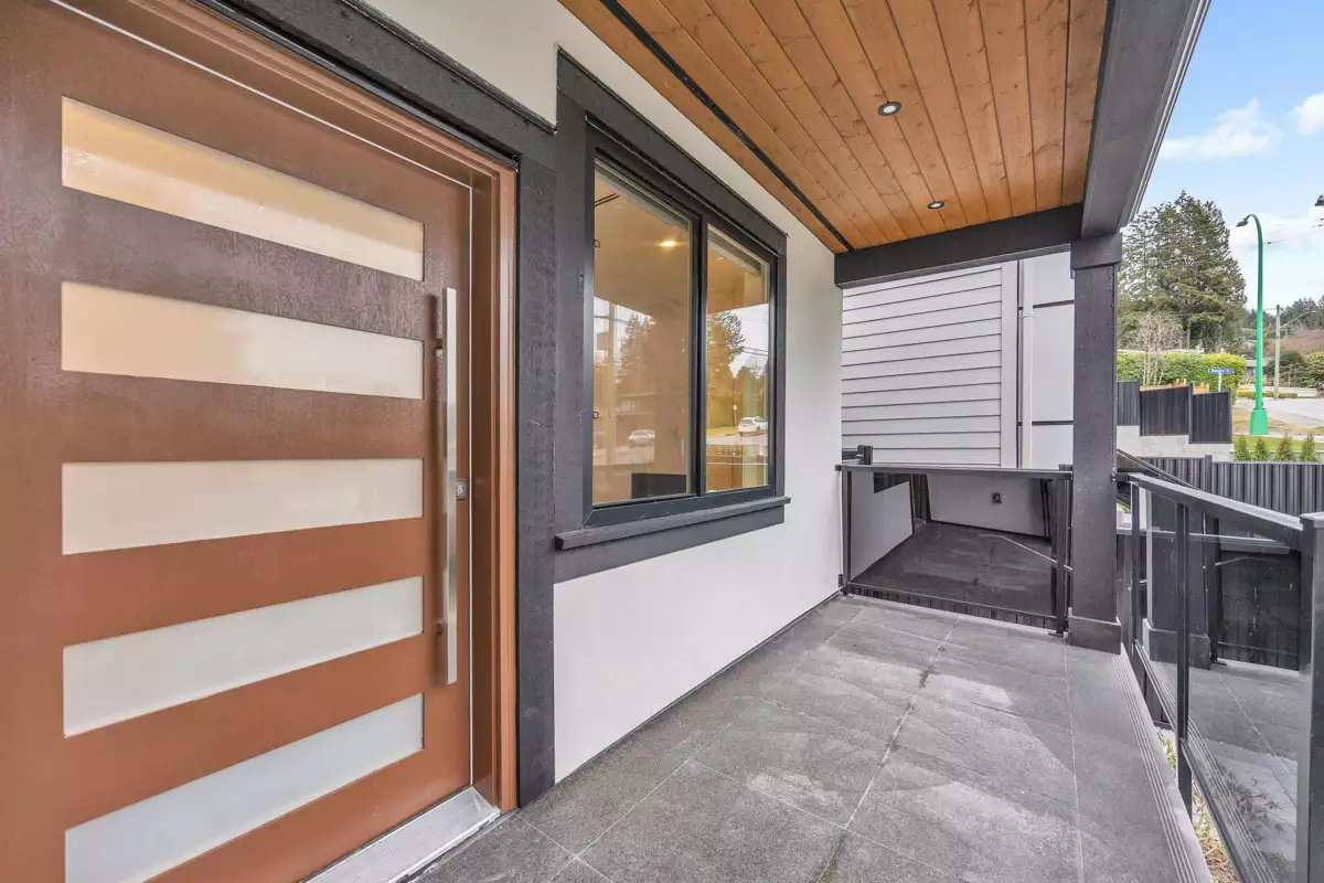 Living Room Photo of 812 Montroyal Boulevard, North Vancouver, BC