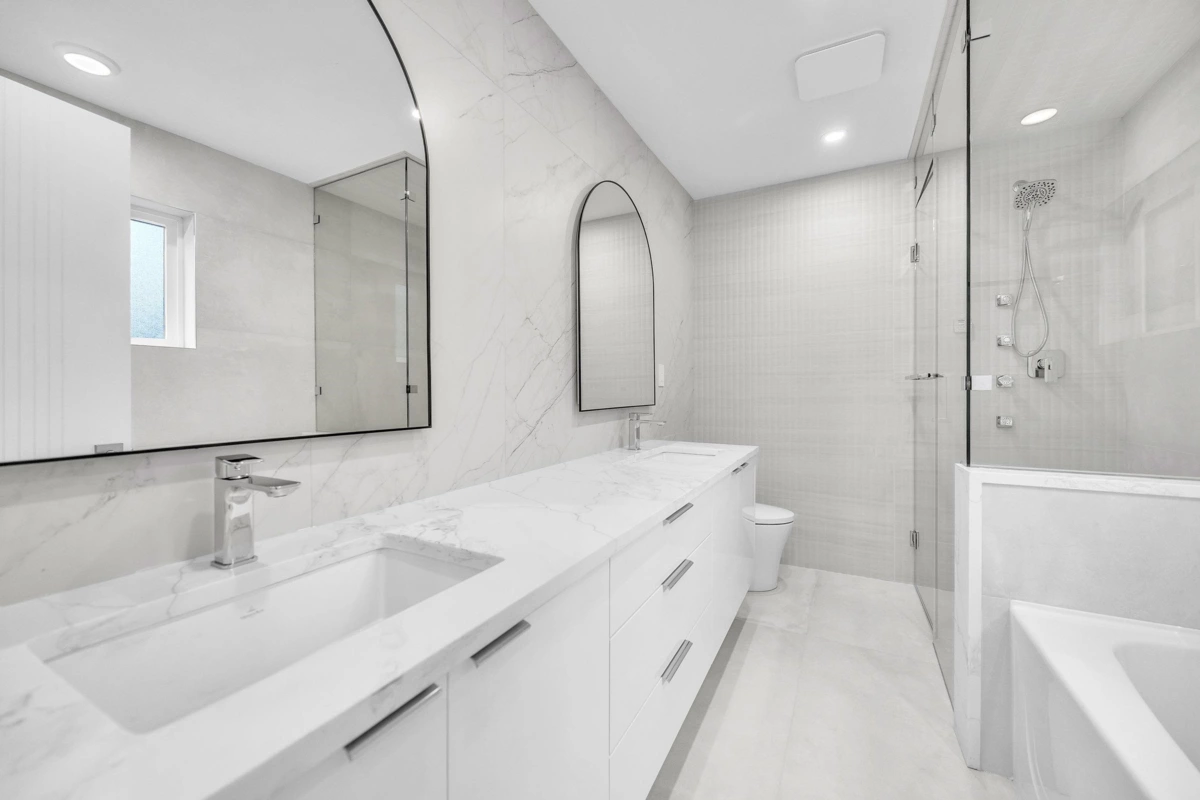 Mudroom Photo of 812 Montroyal Boulevard, North Vancouver, BC