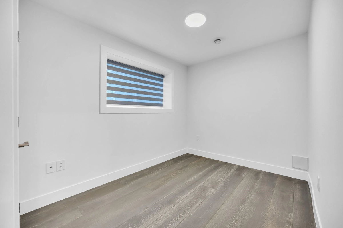 Swimming Pool Photo of 812 Montroyal Boulevard, North Vancouver, BC