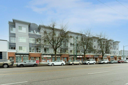 Laundry Room Photo of 313 760 Kingsway, Vancouver, BC
