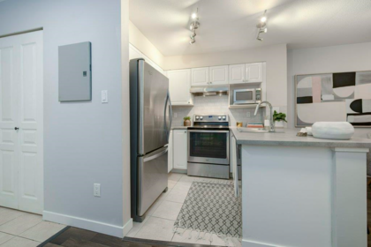 Walk-In Closet Photo of 313 760 Kingsway, Vancouver, BC