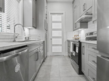 Breakfast Nook Photo of 14969 96 Avenue, Surrey, BC