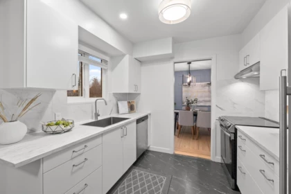 Kitchen Island Photo of 3878 Royal Oak Avenue, Burnaby, BC