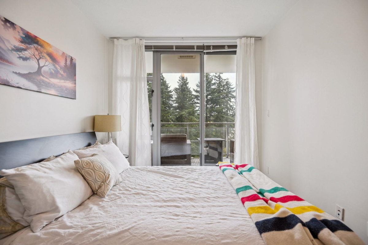 Bedroom 4 Photo of 1407 280 Ross Drive, New Westminster, BC