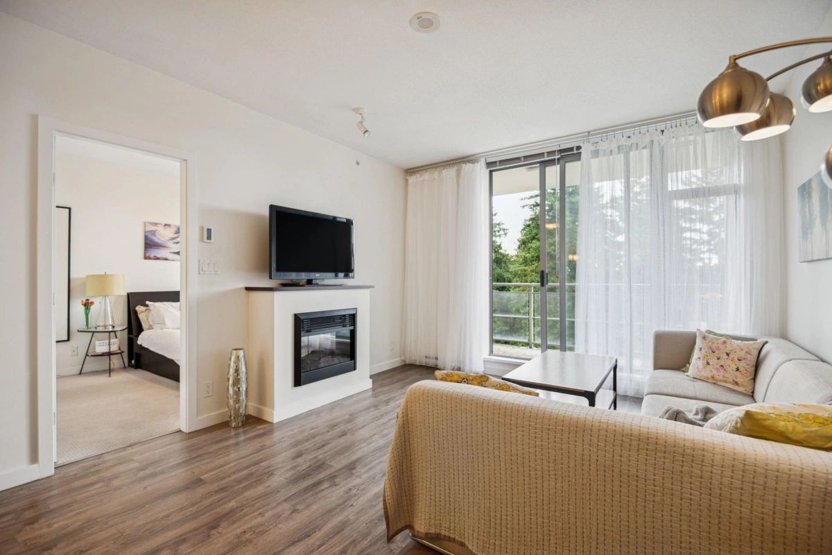 Living Room Photo of 1407 280 Ross Drive, New Westminster, BC
