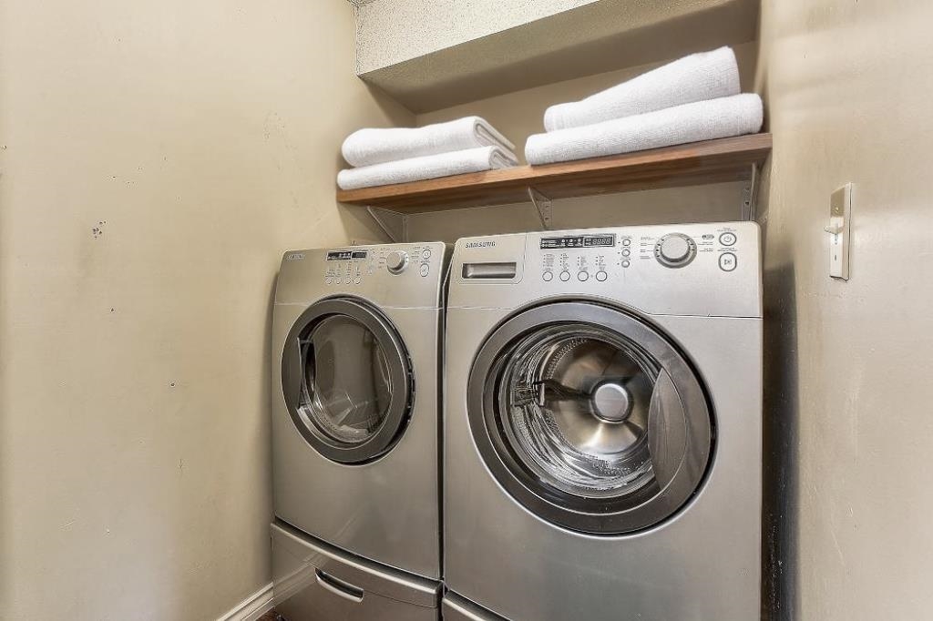 Primary Bathroom Photo of 202 7131 133a Street, Surrey, BC