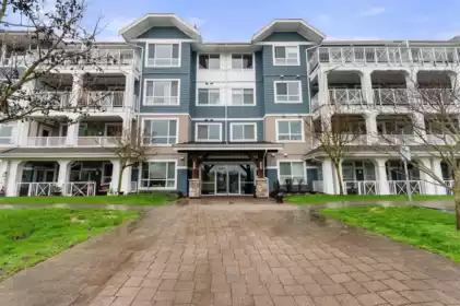 Fitness Center Photo Near 408 16396 64 Avenue, Surrey, BC