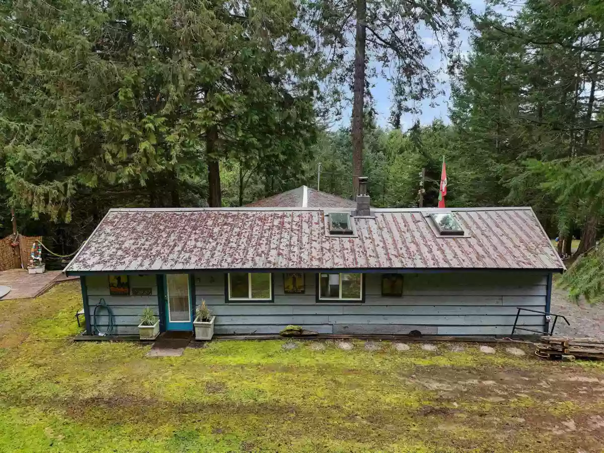 Front Yard Photo of 493 Abbott Road, Mayne Island, BC