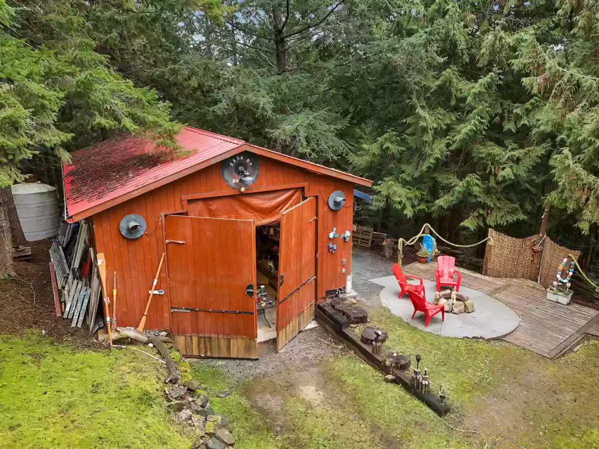 Hot Tub / Spa Photo of 493 Abbott Road, Mayne Island, BC