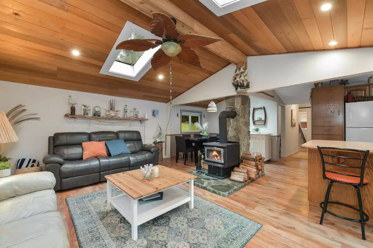 Powder Room Photo of 493 Abbott Road, Mayne Island, BC