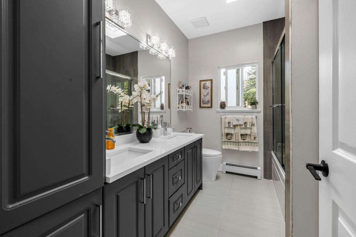 Basement Recreation Room Photo of 6222 133 Street, Surrey, BC