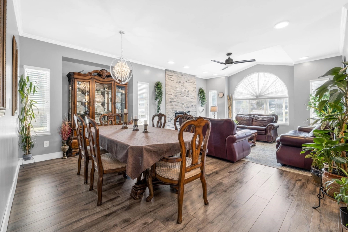 Breakfast Nook Photo of 6222 133 Street, Surrey, BC
