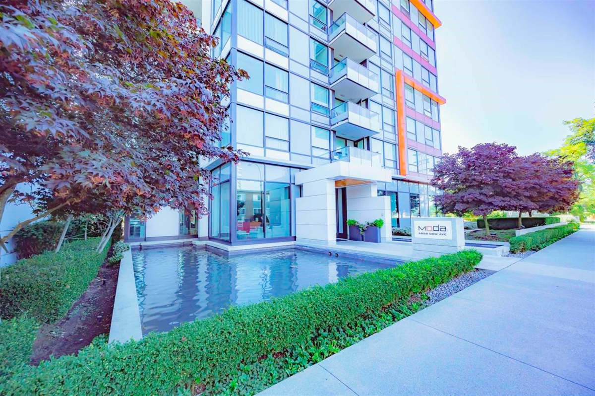 Neighborhood Park Photo Near 3301 6658 Dow Avenue, Burnaby, BC