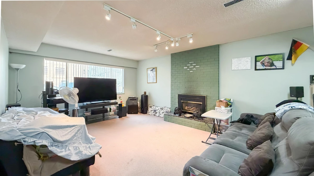 Family Room Photo of 5716 48b Avenue, Delta, BC