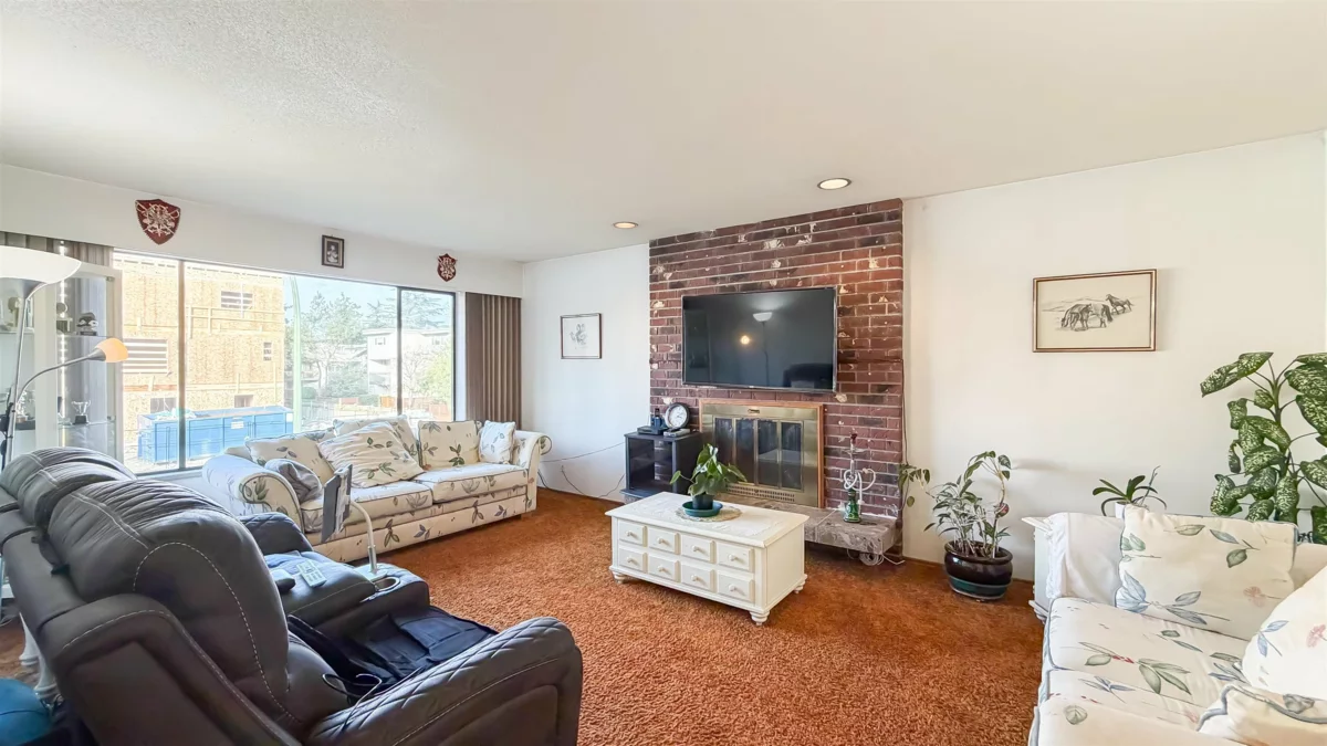 Kitchen Island Photo of 5716 48b Avenue, Delta, BC