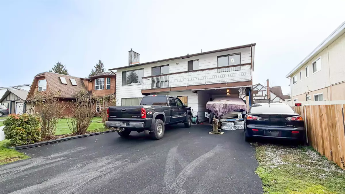 Living Room Photo of 5716 48b Avenue, Delta, BC