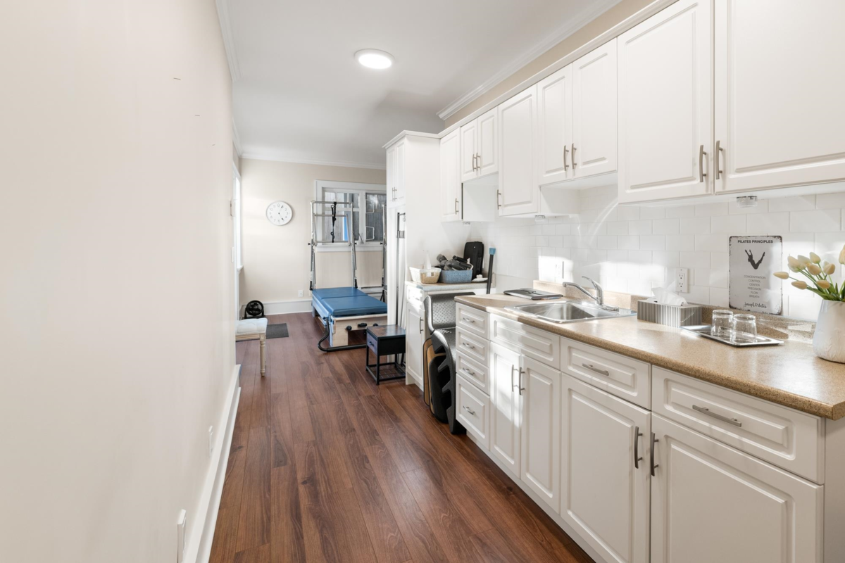 Hot Tub / Spa Photo of 2623 Lawson Avenue, West Vancouver, BC