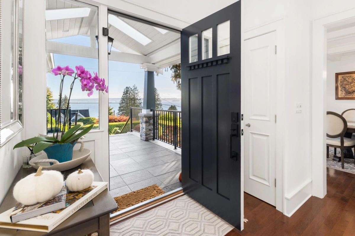 Kitchen Photo of 2623 Lawson Avenue, West Vancouver, BC