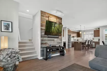 Kitchen Photo of 20 5550 Admiral Way, Ladner, BC