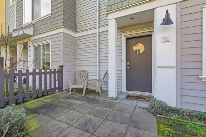 Staircase Photo of 20 5550 Admiral Way, Ladner, BC