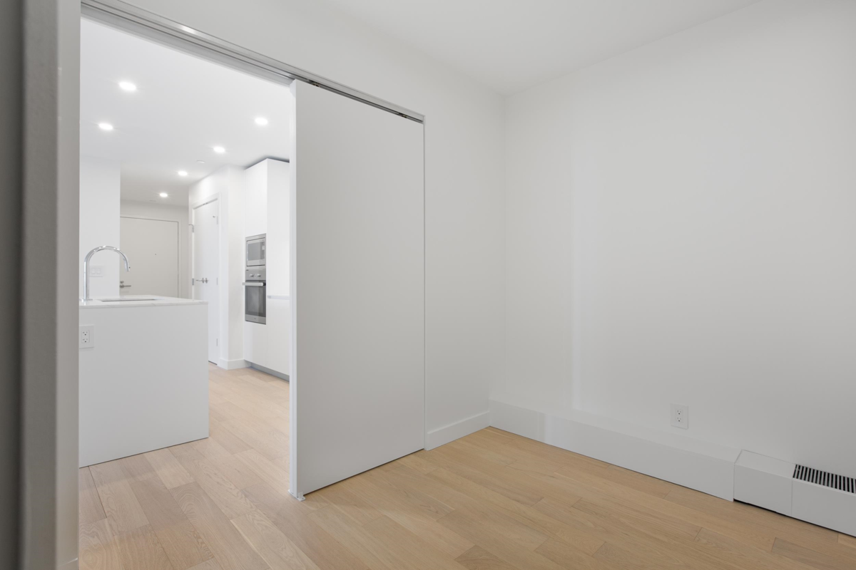 Kitchen Island Photo of 4201 1480 Howe Street, Vancouver, BC