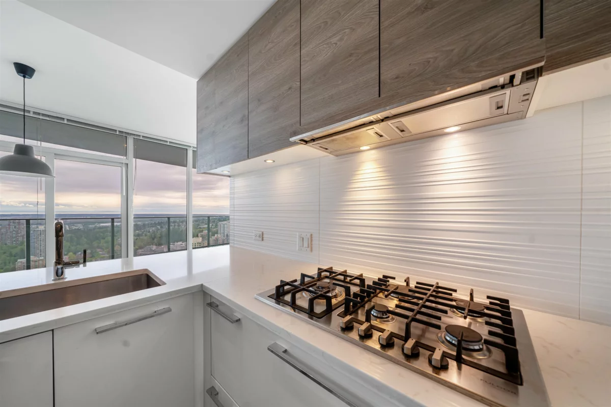 Kitchen Island Photo of 3408 7358 Edmonds Street, Burnaby, BC