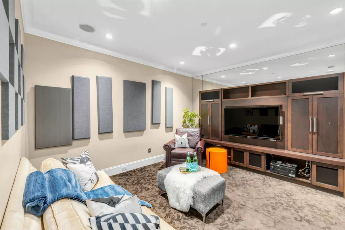 Basement Recreation Room Photo of 4320 W 8th Avenue, Vancouver, BC