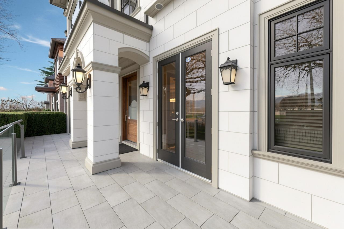 Entry Foyer Photo of 4320 W 8th Avenue, Vancouver, BC