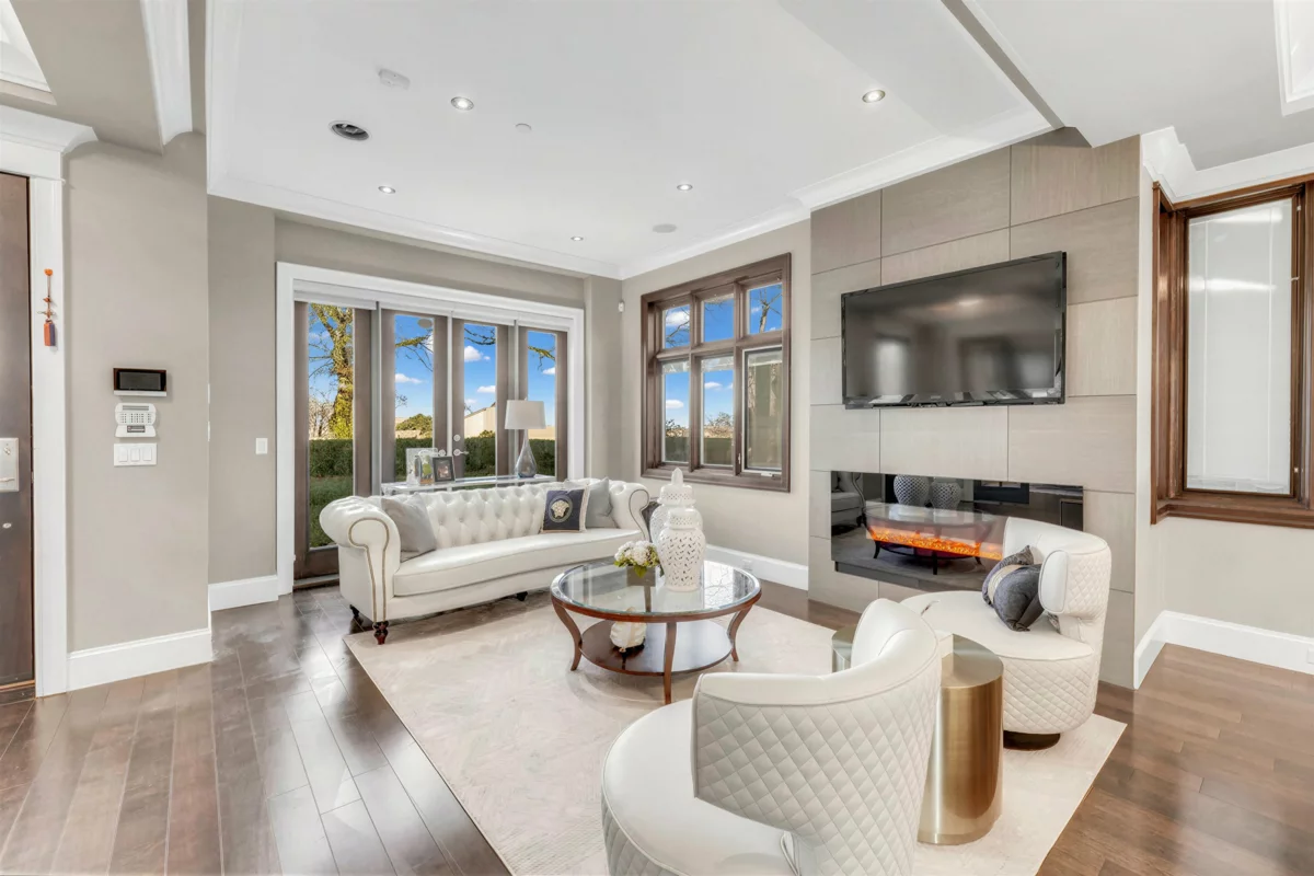 Family Room Photo of 4320 W 8th Avenue, Vancouver, BC