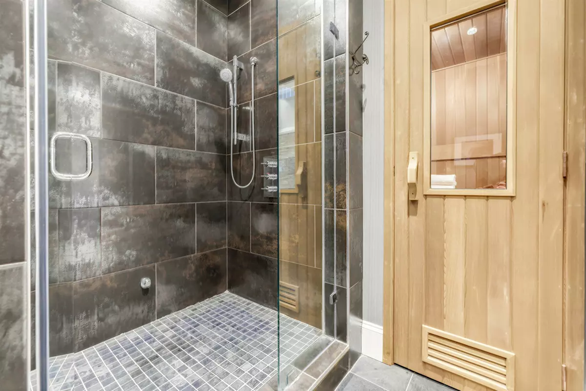 Laundry Room Photo of 4320 W 8th Avenue, Vancouver, BC