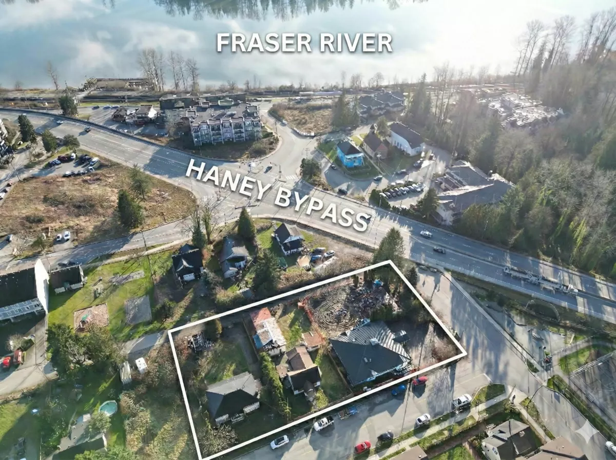 Living Room Photo of 22328 St Anne Avenue, Maple Ridge, BC