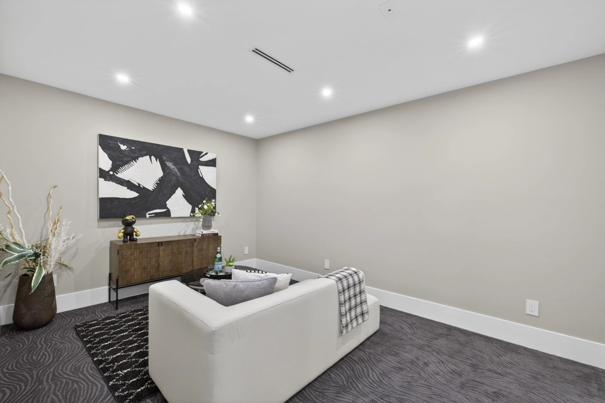 Hallway Photo of 7806 Wiltshire Boulevard, Delta, BC