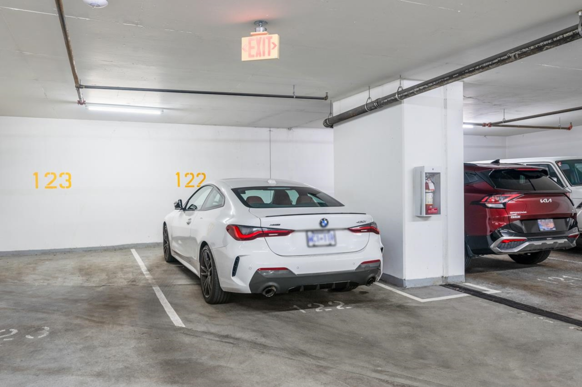 Outdoor Kitchen Photo of 3107 833 Seymour Street, Vancouver, BC