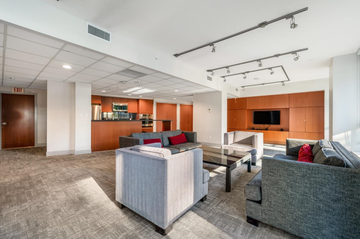 Swimming Pool Photo of 3107 833 Seymour Street, Vancouver, BC