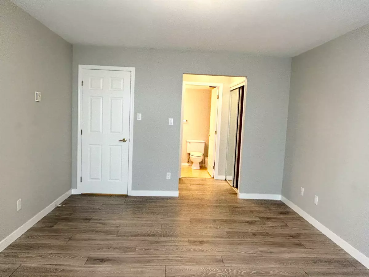 Primary Bathroom Photo of 105 5875 Imperial Street, Burnaby, BC