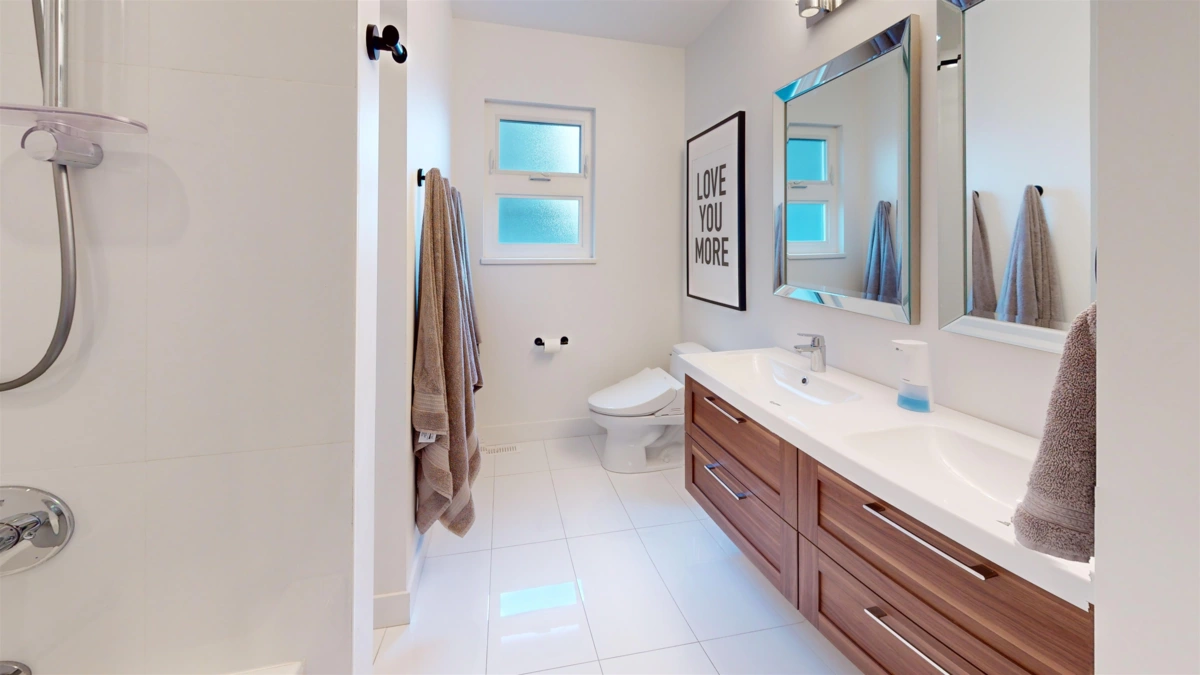 Walk-In Closet Photo of 5043 St. Margarets Street, Vancouver, BC