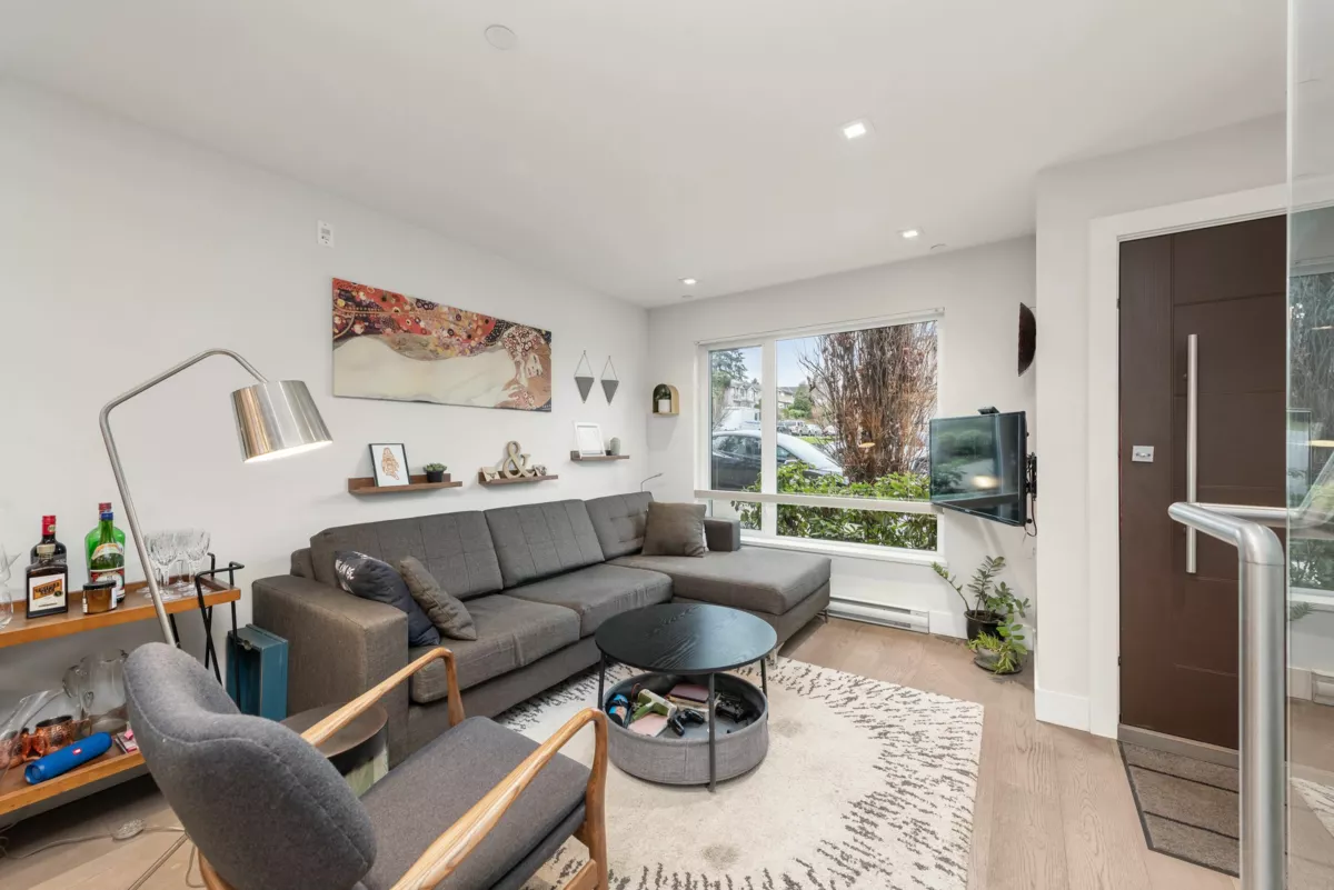 Dining Area Photo of 147 St. Patricks Avenue, North Vancouver, BC