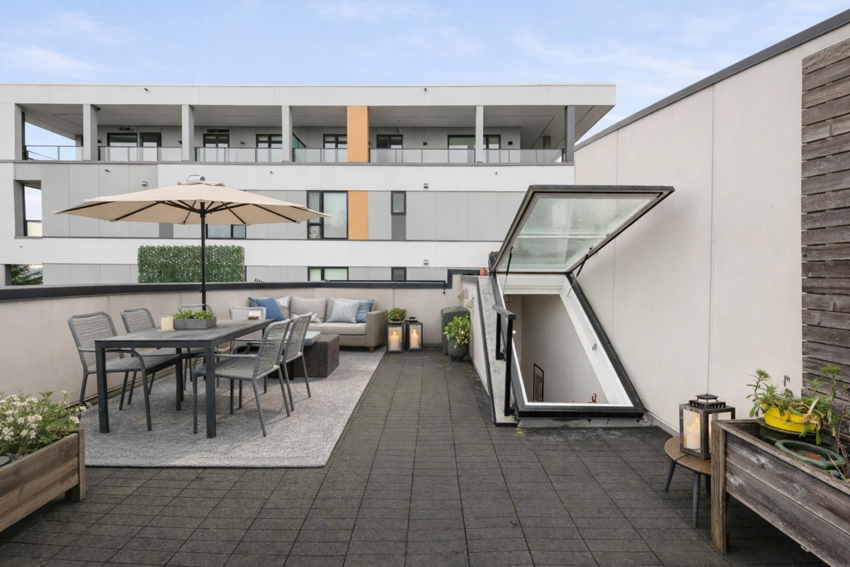 Garden / Landscaping Photo of 147 St. Patricks Avenue, North Vancouver, BC