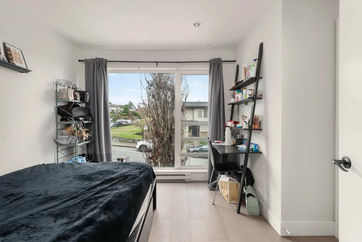 Powder Room Photo of 147 St. Patricks Avenue, North Vancouver, BC