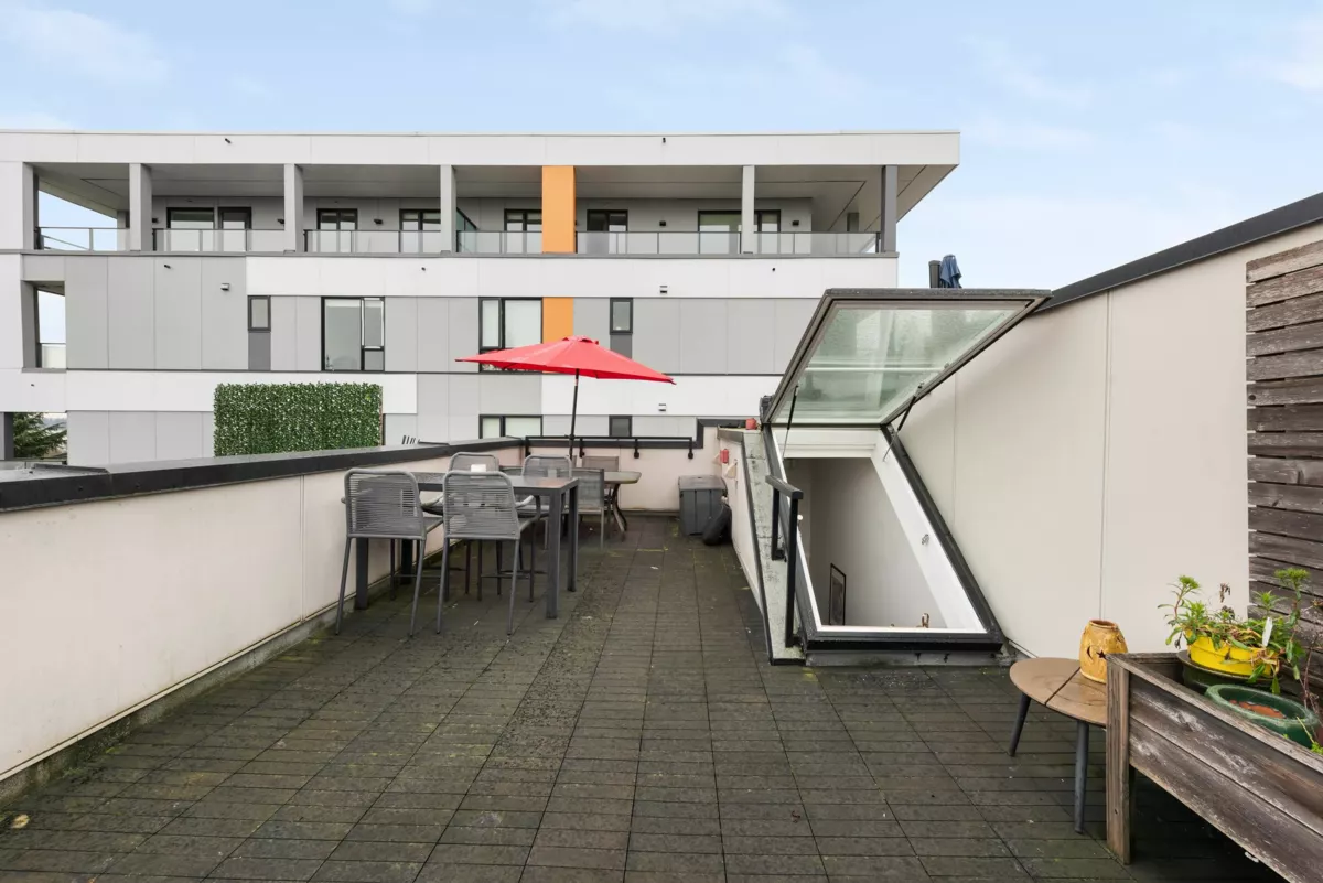 Swimming Pool Photo of 147 St. Patricks Avenue, North Vancouver, BC