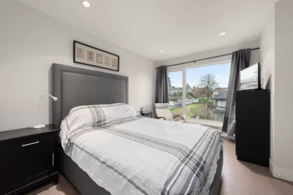 Entry Foyer Photo of 147 St. Patricks Avenue, North Vancouver, BC