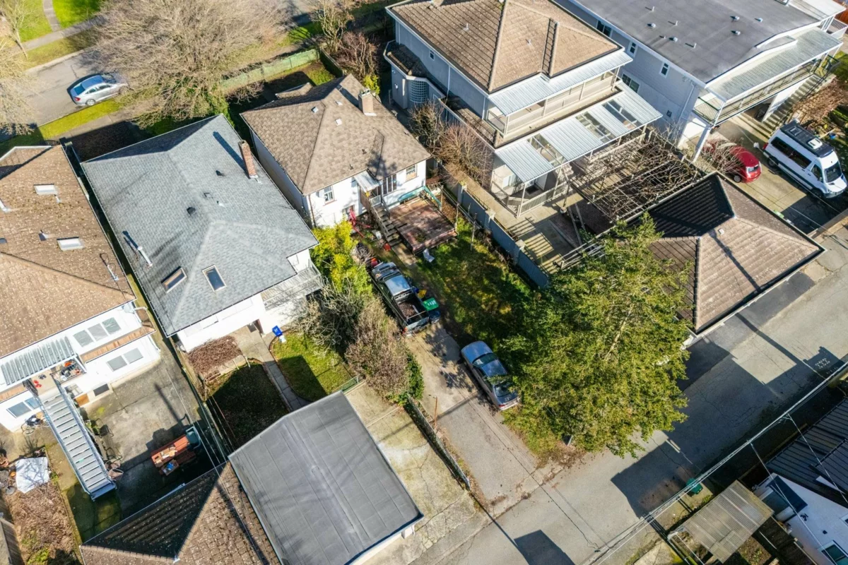 Primary Bathroom Photo of 2728 E 7th Avenue, Vancouver, BC