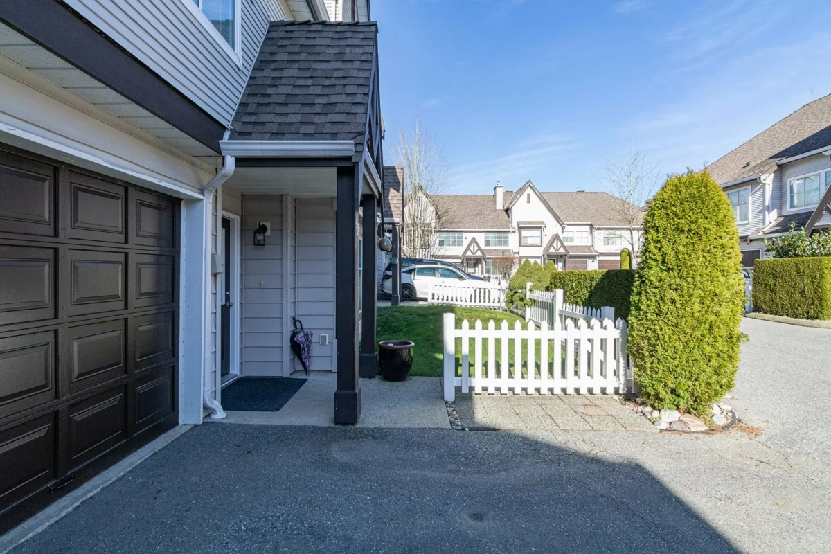 Living Room Photo of 41 12099 237 Street, Maple Ridge, BC