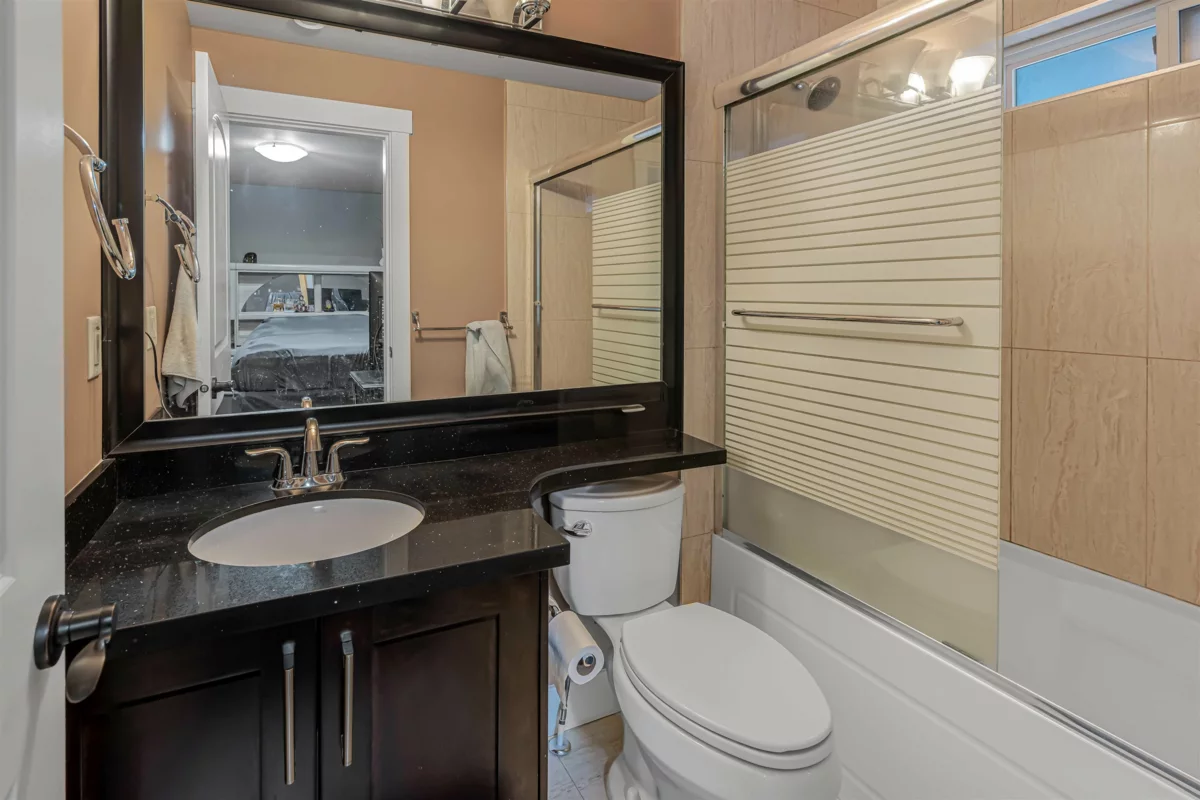 Hallway Photo of 14799 63rd Avenue, Surrey, BC